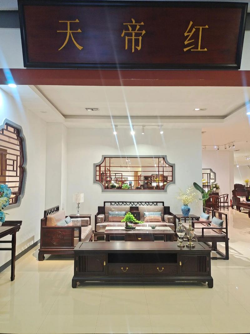打造温馨客厅的秘密武器：实木沙发选购与搭配技巧